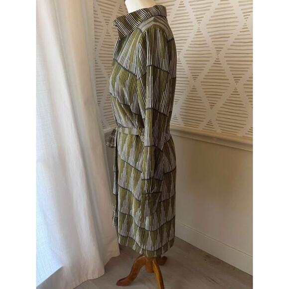 Banana Republic Women’s Medium Green Split-Neck Knee-Length Dress - Picture 3 of 6